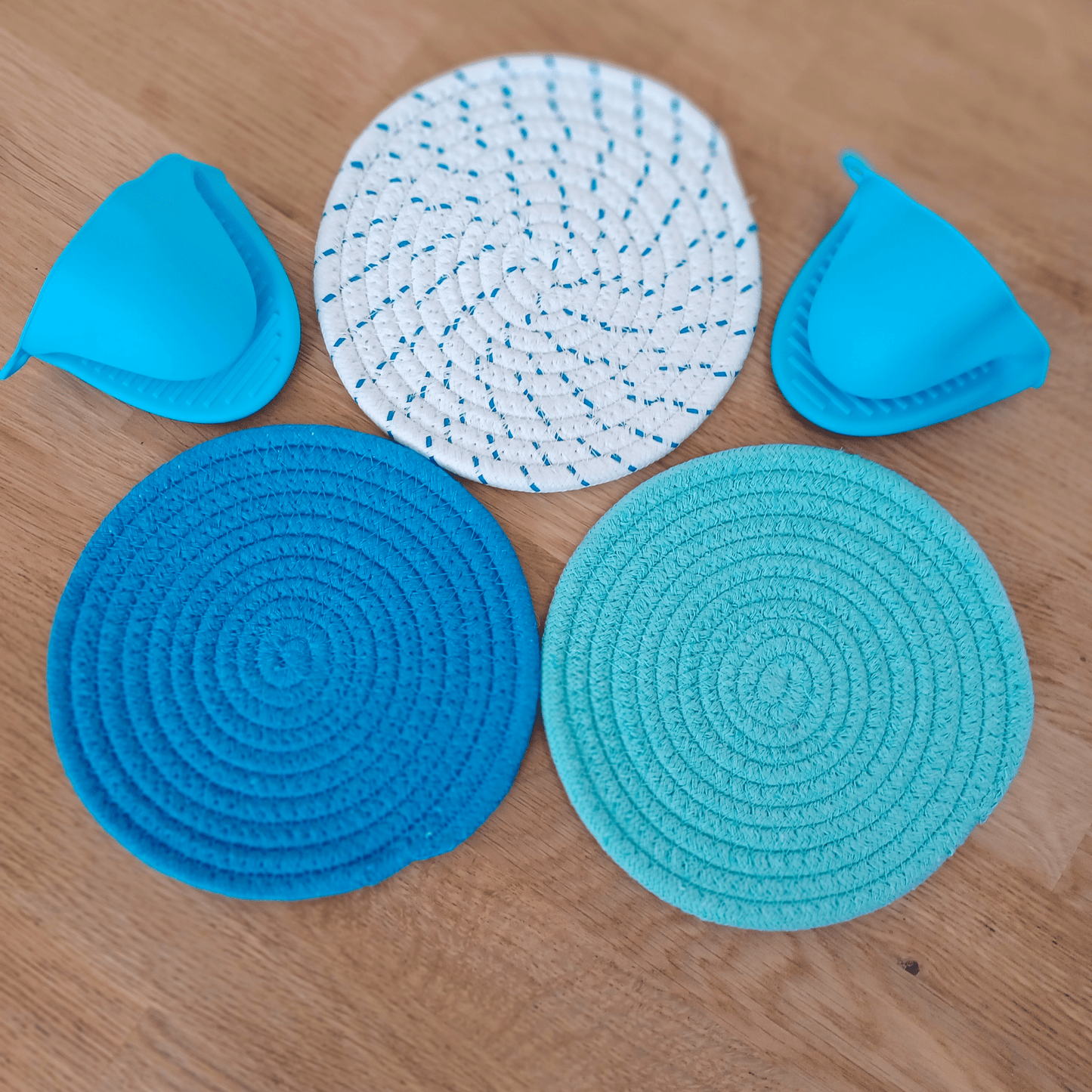 Pot Holders Set of 3,Teal Gradient Back Abstract Art Potholder for Kitchen  Heat-Proof Hot Pads,Turquoise Modern Minimalism Hot Mats Potholders for