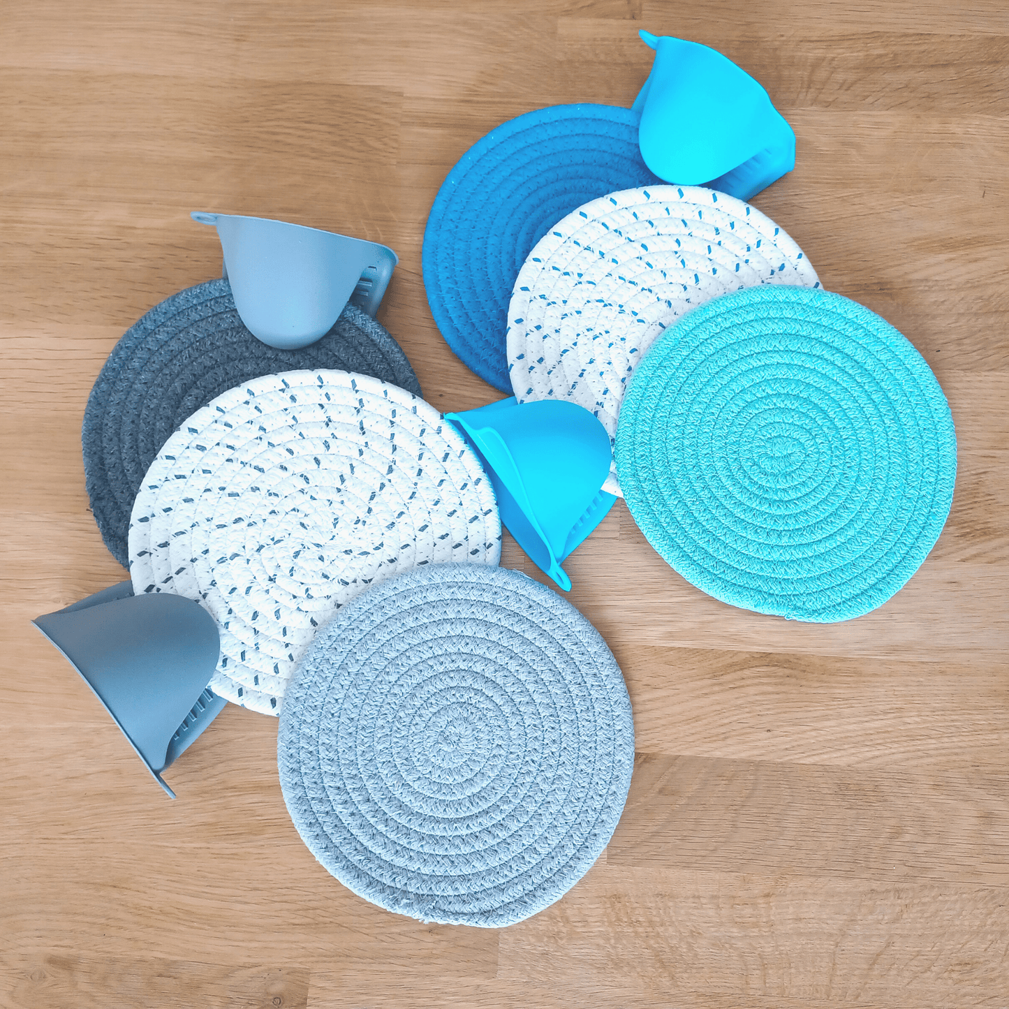 Pot Holders Set of 3,Teal Gradient Back Abstract Art Potholder for Kitchen  Heat-Proof Hot Pads,Turquoise Modern Minimalism Hot Mats Potholders for